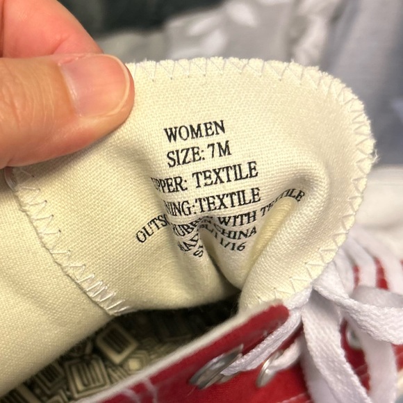 NWOT Women's Collegiate Alabama Converse Style High Tops | Size 7 - Picture 7 of 8